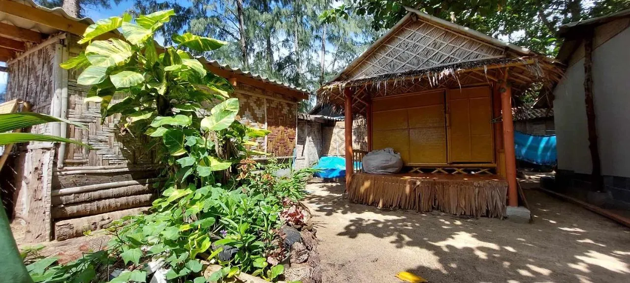 Little Beach Garden Ban Ai Dao Hostel