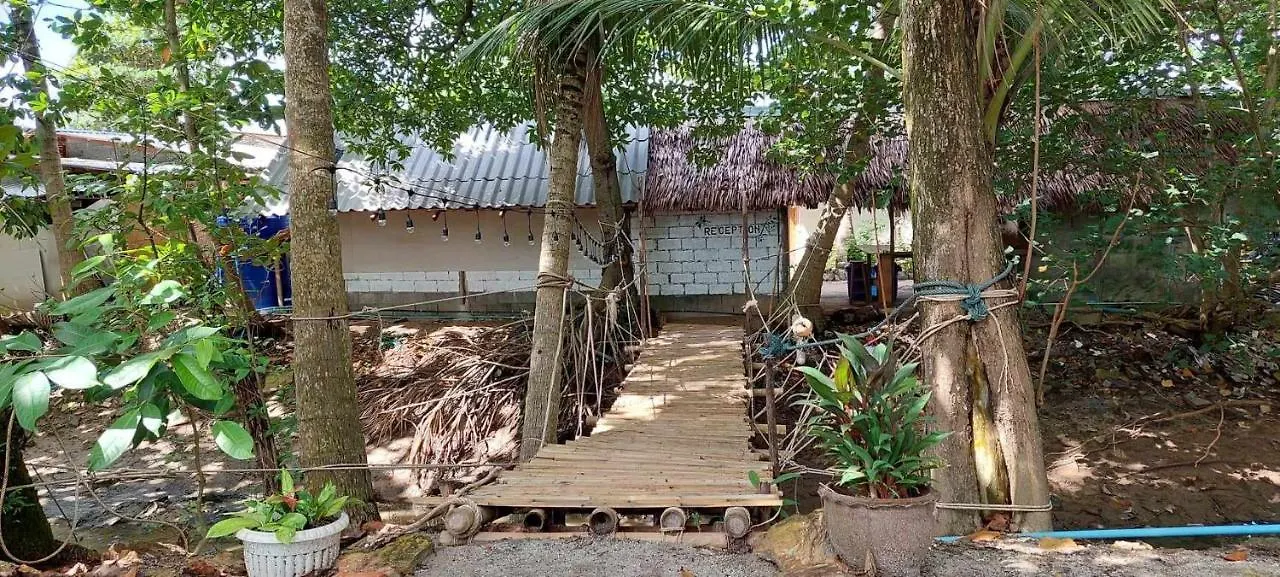 Hostel Little Beach Garden Ban Ai Dao