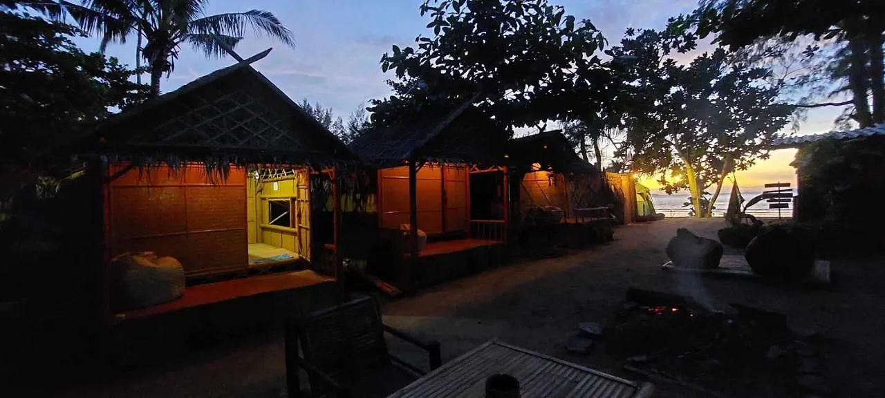 Little Beach Garden Ban Ai Dao Hostel